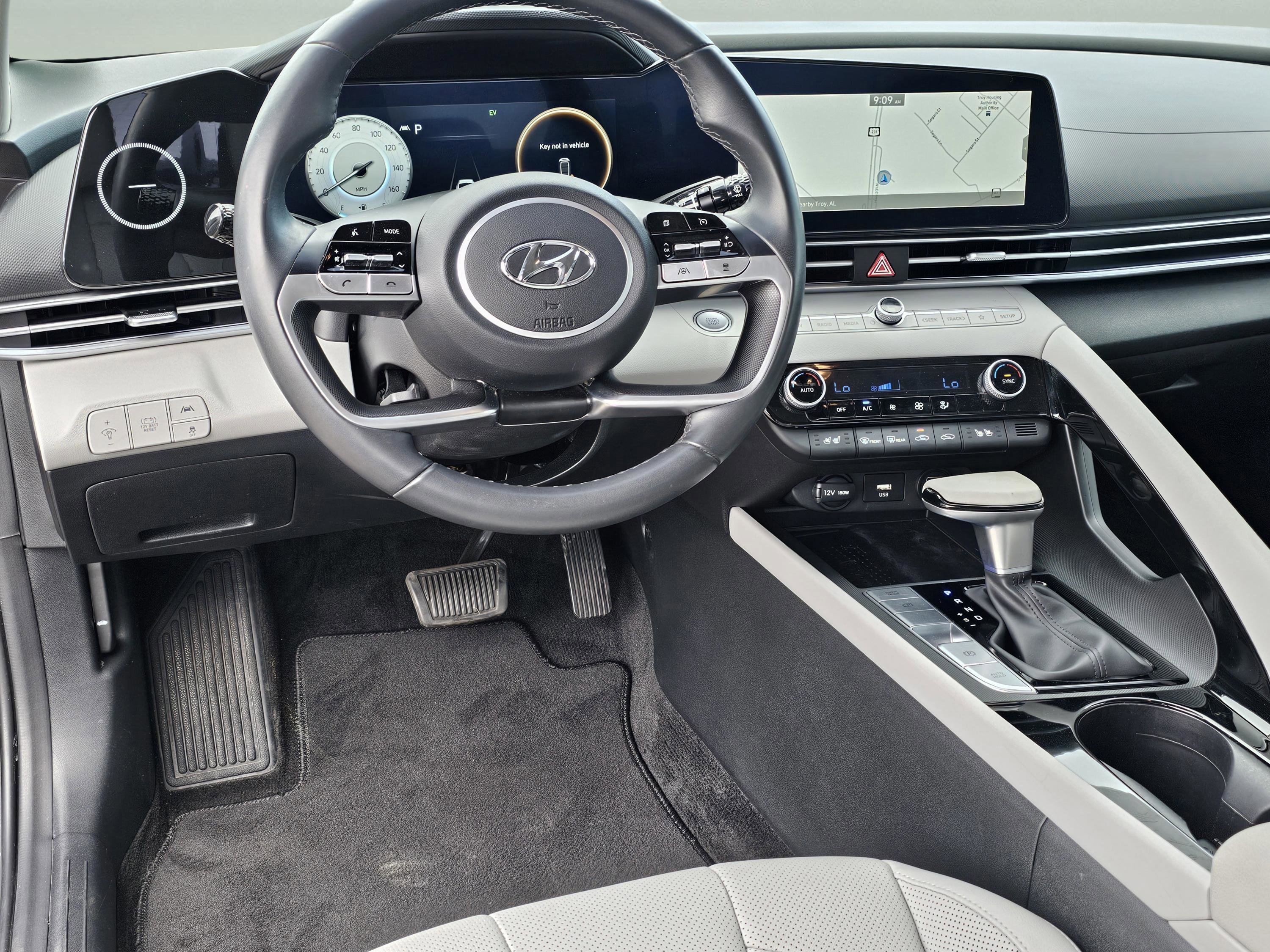 Used 2023 Hyundai Elantra Limited w/ Preferred Accessory Package image 33