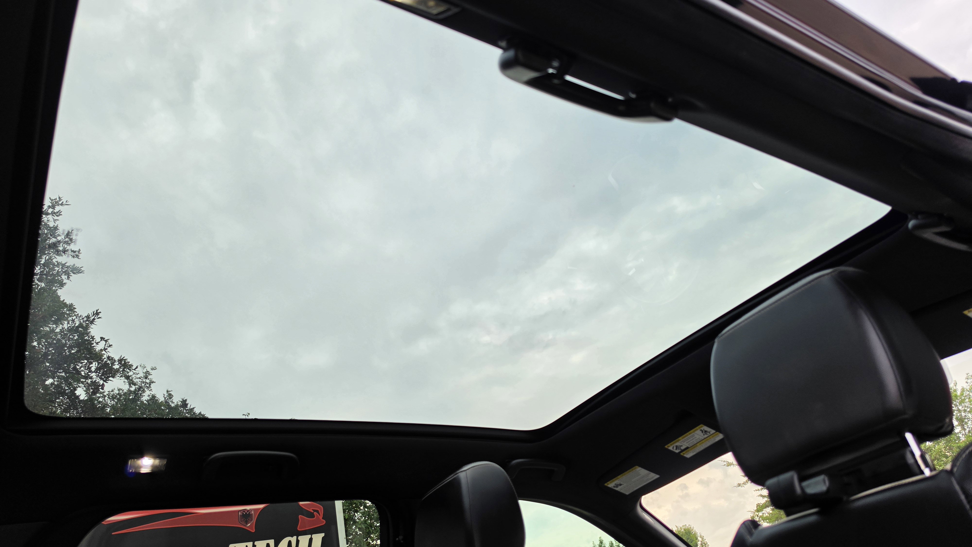 Used 2020 Land Rover Discovery Sport SE R-Dynamic AWD/4WD image 35