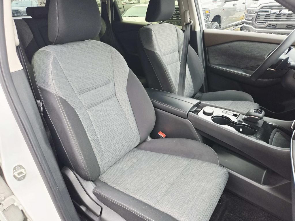 Used 2023 Nissan Rogue SV AWD/4WD image 15