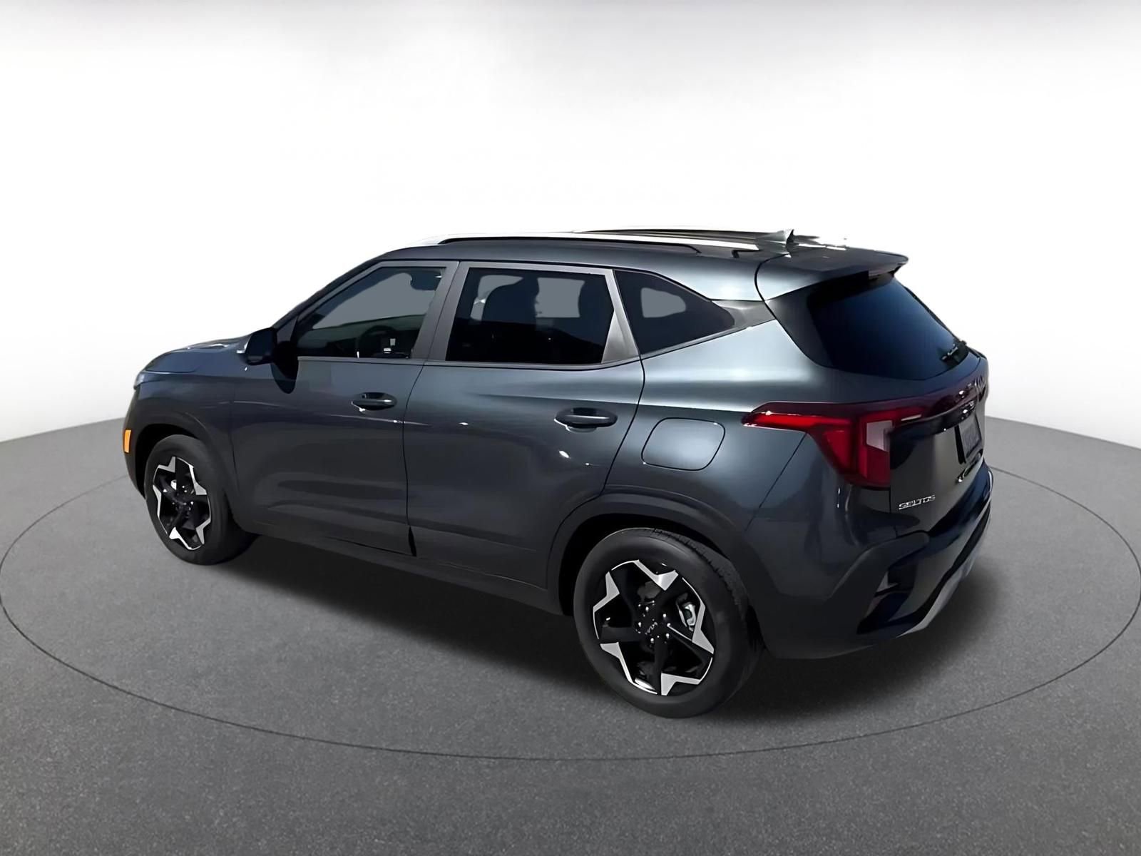 Used 2025 Kia Seltos S image 10