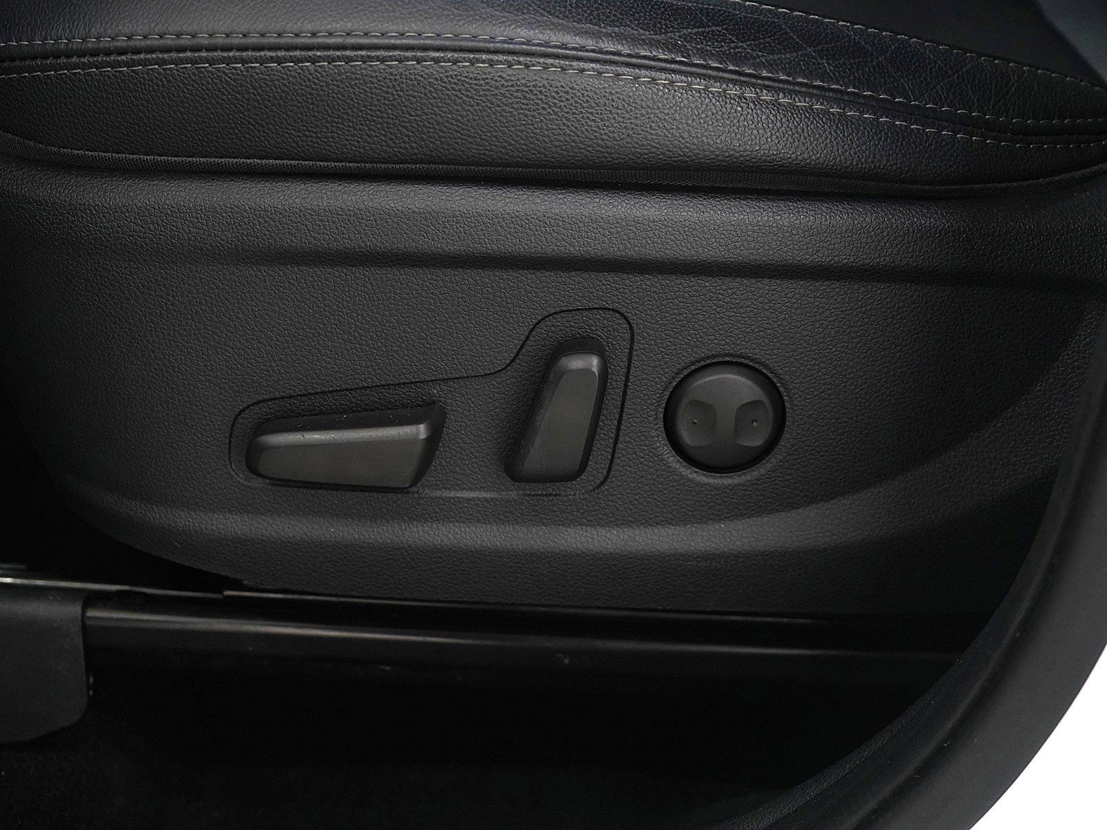 Used 2020 Hyundai Santa Fe SEL image 29