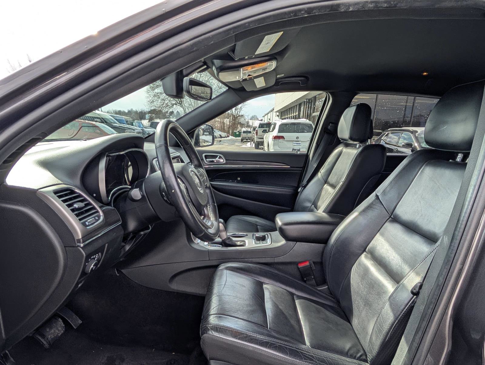 Used 2018 Jeep Grand Cherokee Limited image 16