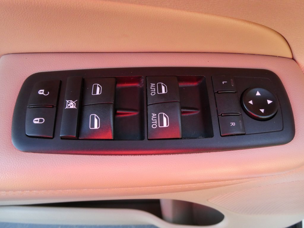 Used 2020 Jeep Grand Cherokee Laredo image 23