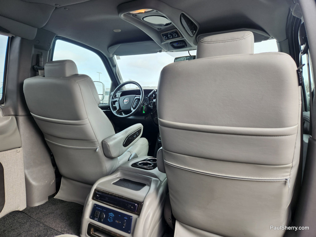 Used 2022 GMC Savana 2500 w/ Enhanced Convenience Package image 36