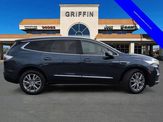 Used 2023 Buick Enclave Premium w/ Experience Buick Package image 3