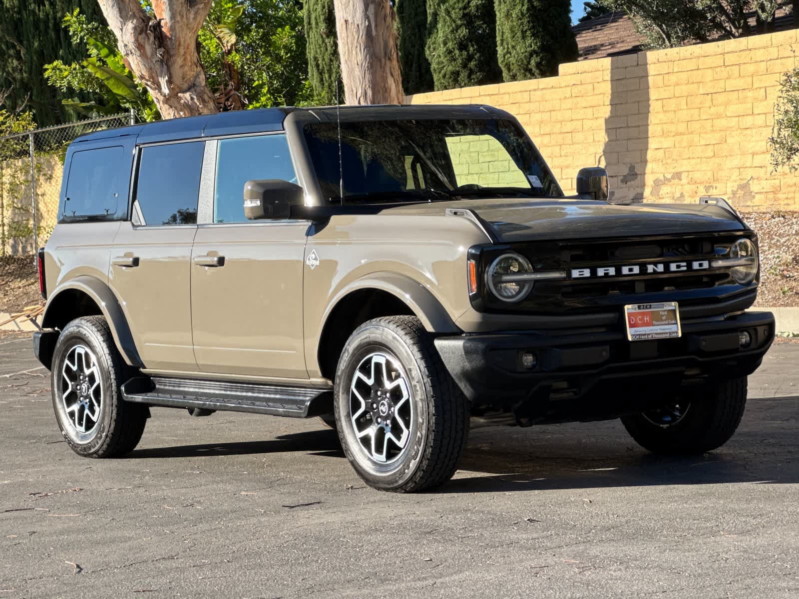 Certified 2025 Ford Bronco Outer Banks AWD/4WD image 9