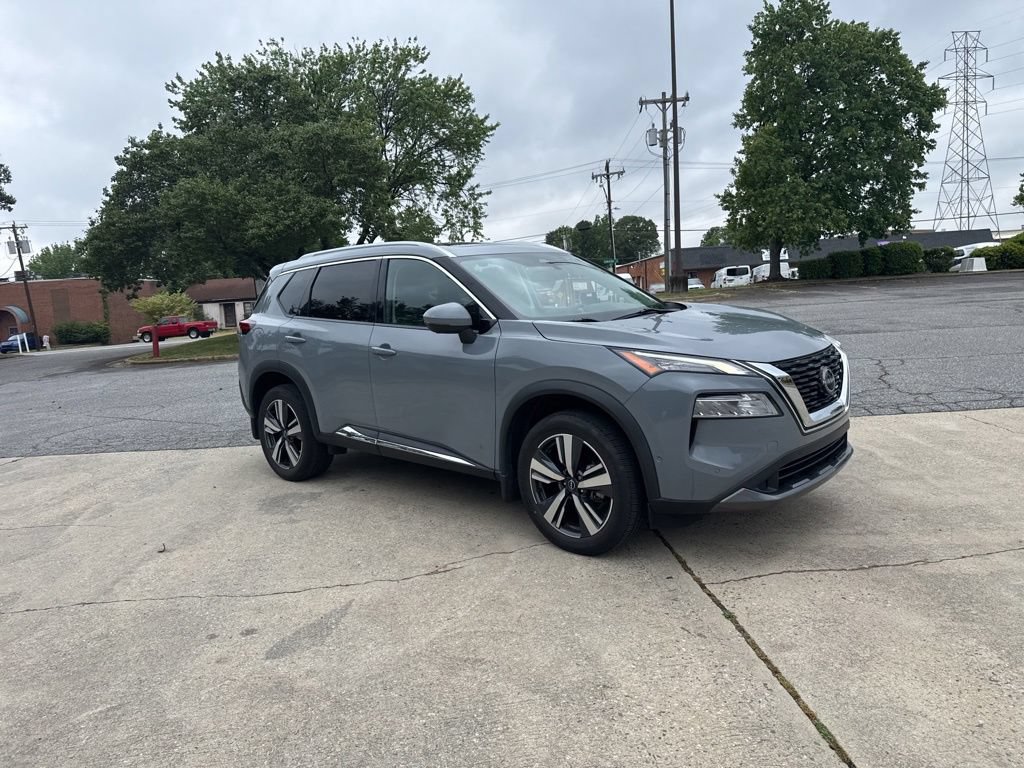 Used 2023 Nissan Rogue SL w/ SL Premium Package FWD image 2