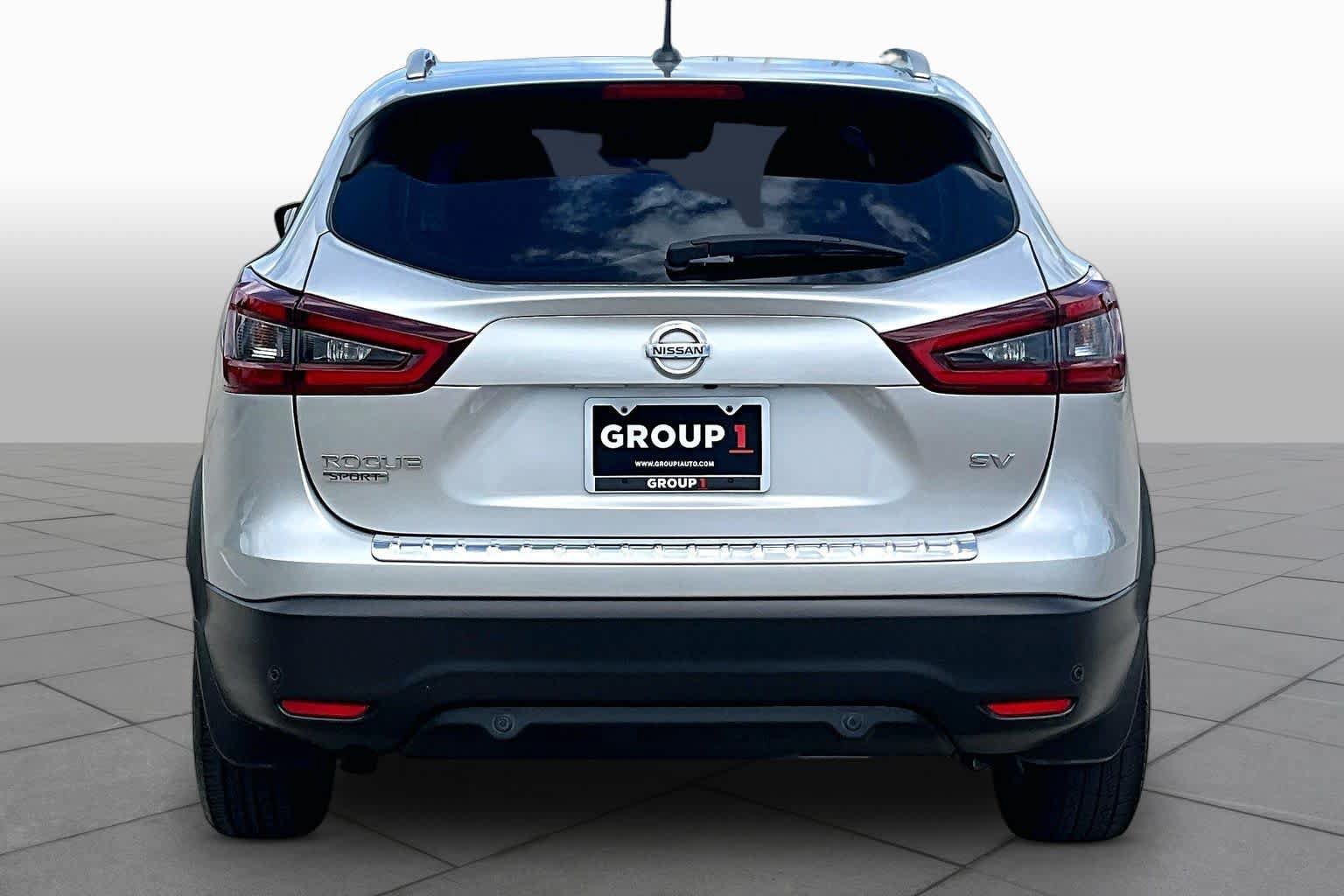 Used 2022 Nissan Rogue Sport SV FWD image 4