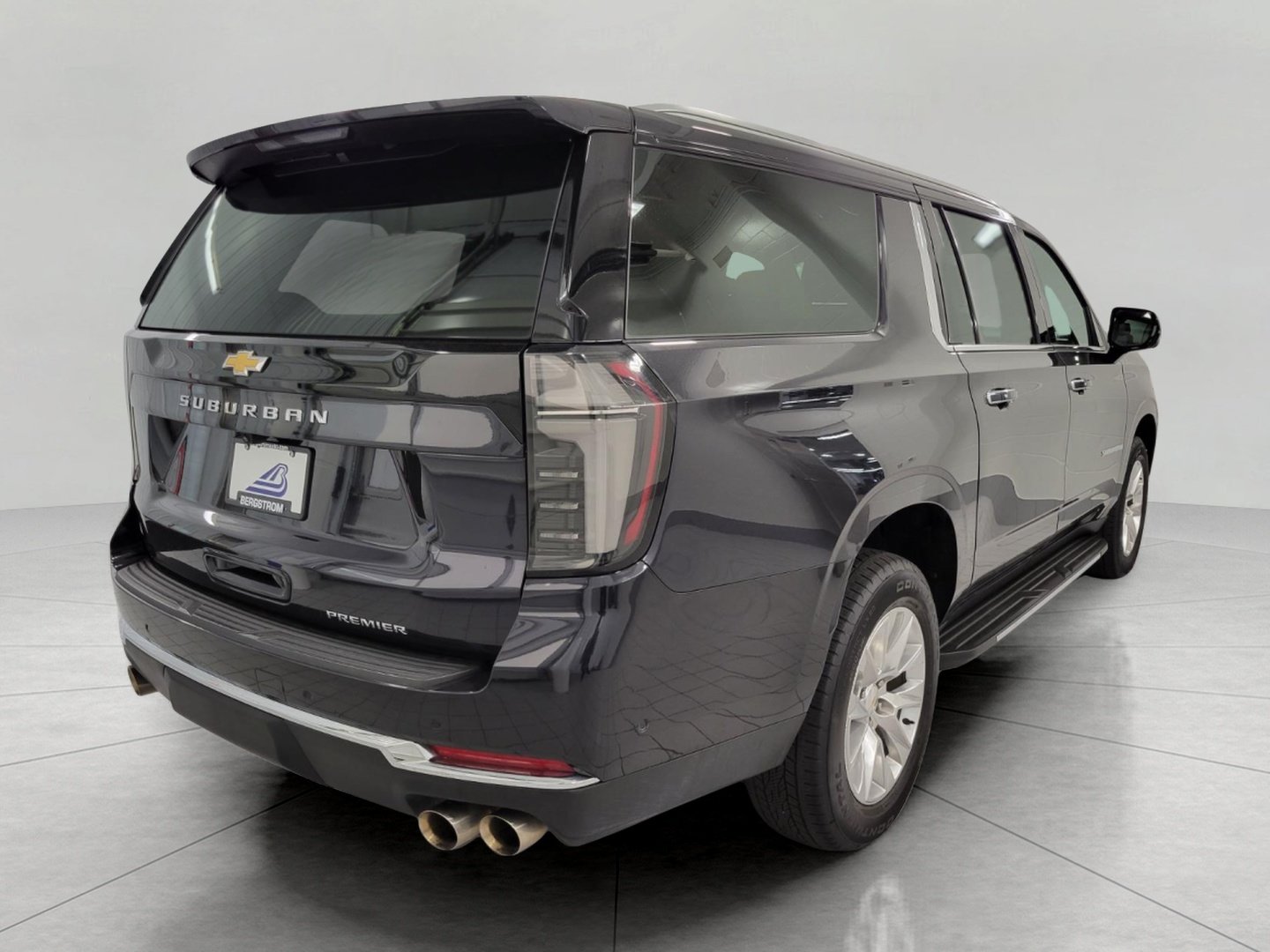 Used 2025 Chevrolet Suburban Premier AWD/4WD image 20