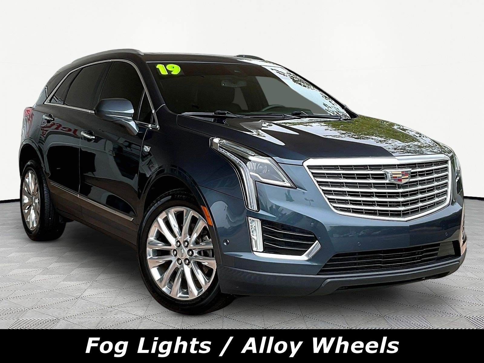 Used 2019 Cadillac XT5 Platinum AWD/4WD image 3