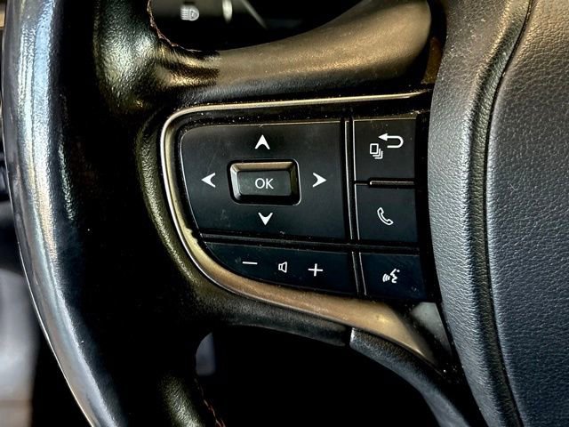 Used 2022 Lexus UX 200 w/ Premium Package image 28