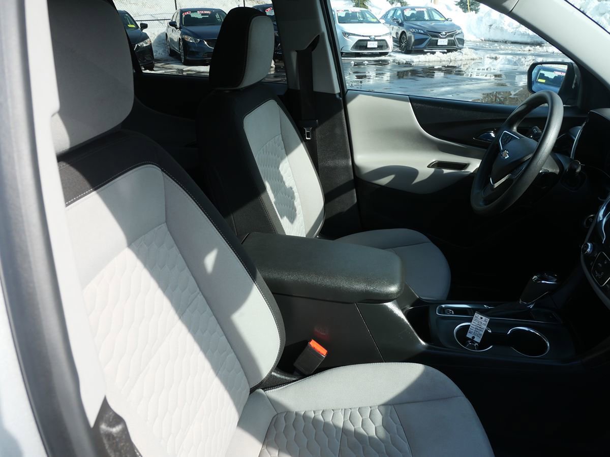 Used 2021 Chevrolet Equinox LS w/ LS Convenience Package AWD/4WD image 29