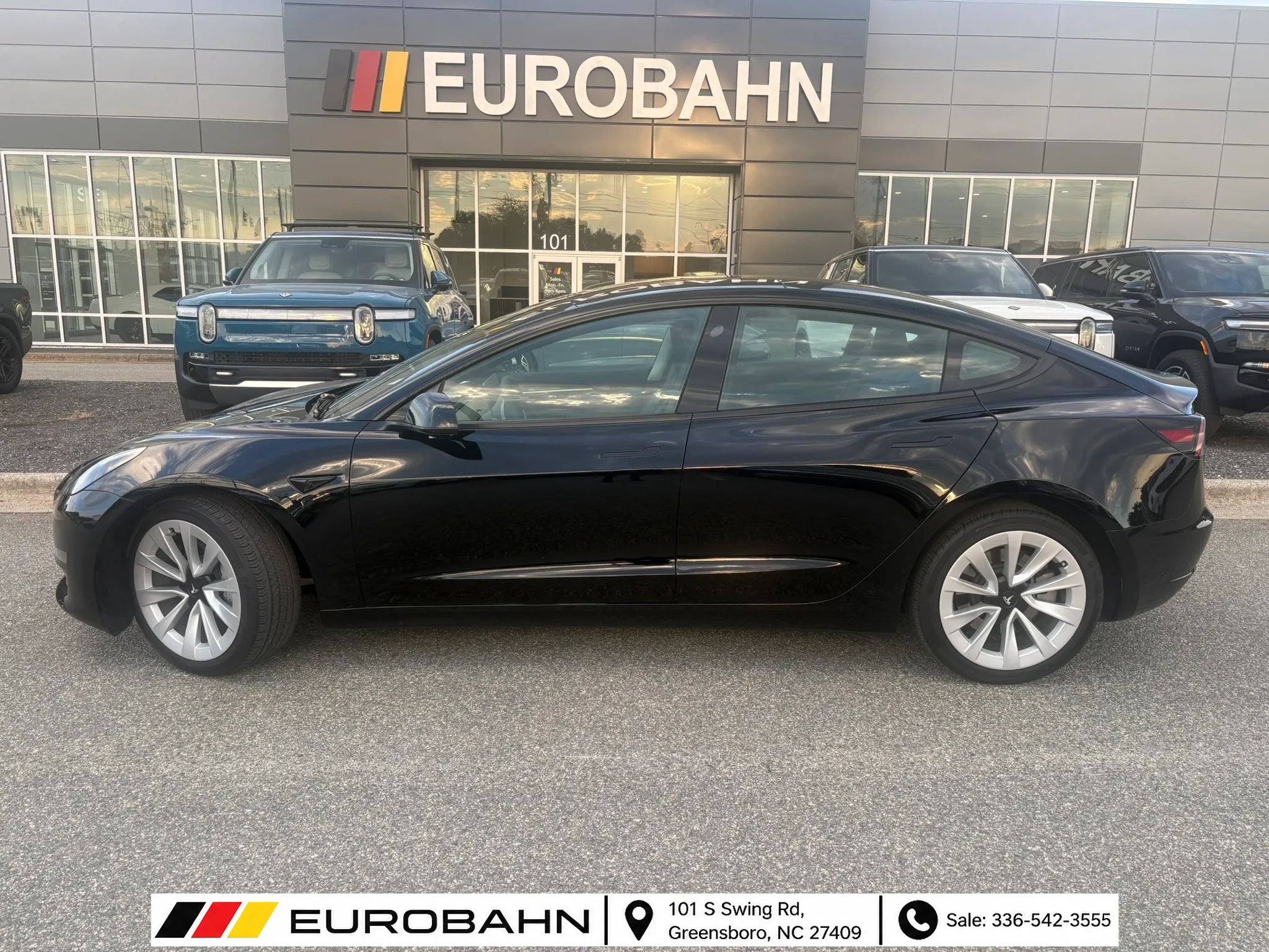 Used 2023 Tesla Model 3 Standard Range RWD image 2