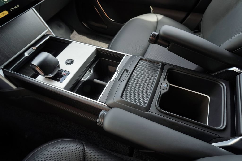 New 2026 Land Rover Range Rover SV AWD/4WD image 37