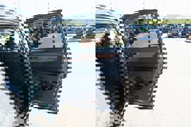 New 2026 Volkswagen Atlas SE image 13