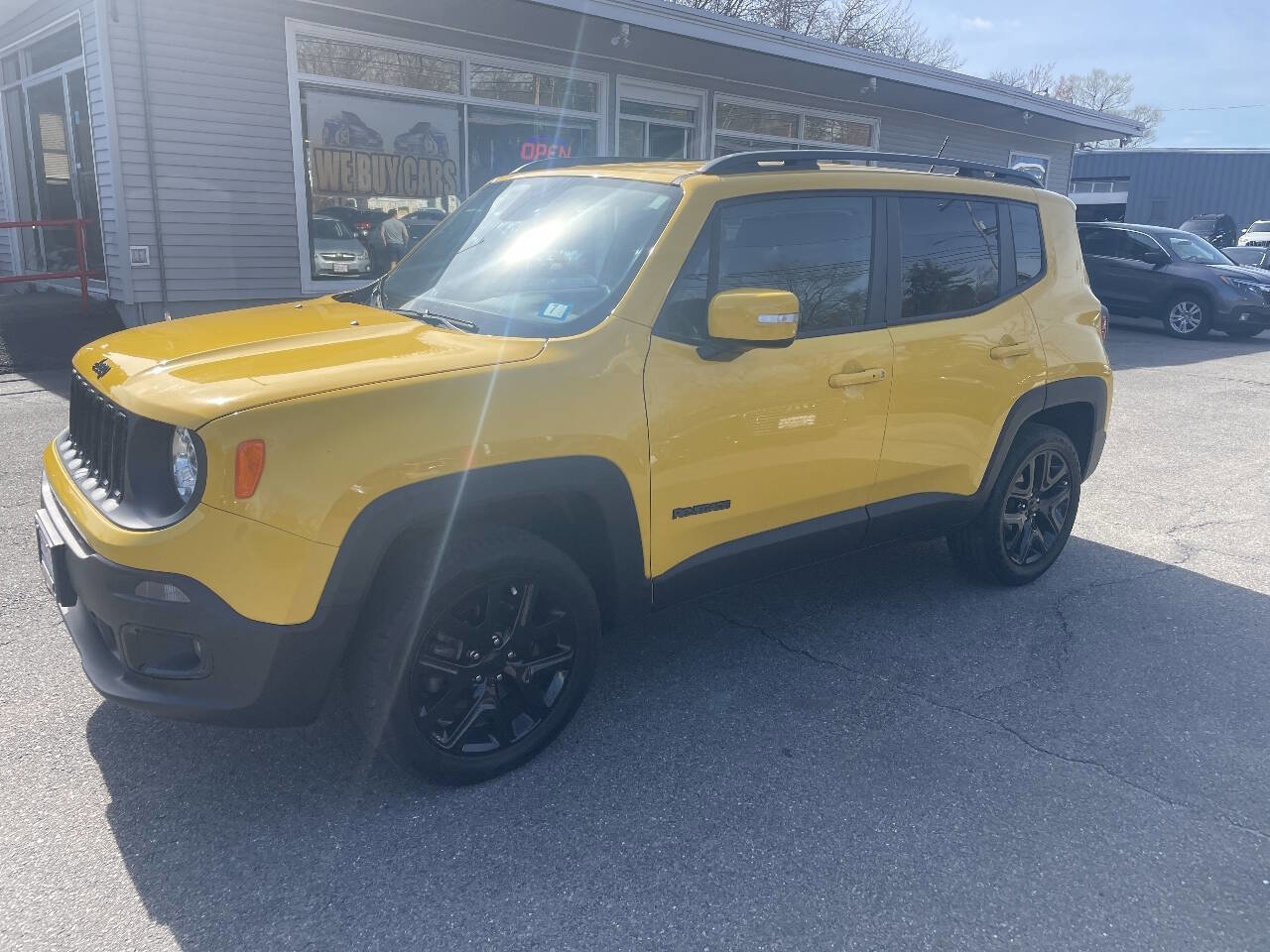 Used 2017 Jeep Renegade Altitude AWD/4WD image 3