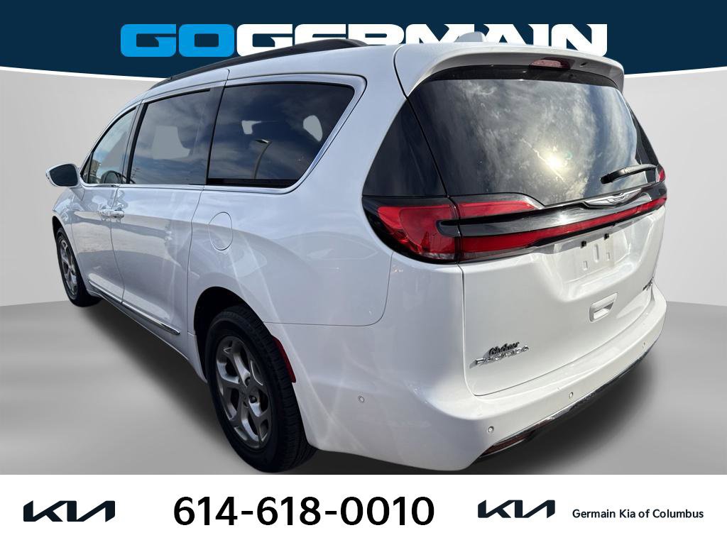 Used 2022 Chrysler Pacifica Limited w/ Uconnect Theater Family Group AWD/4WD image 2