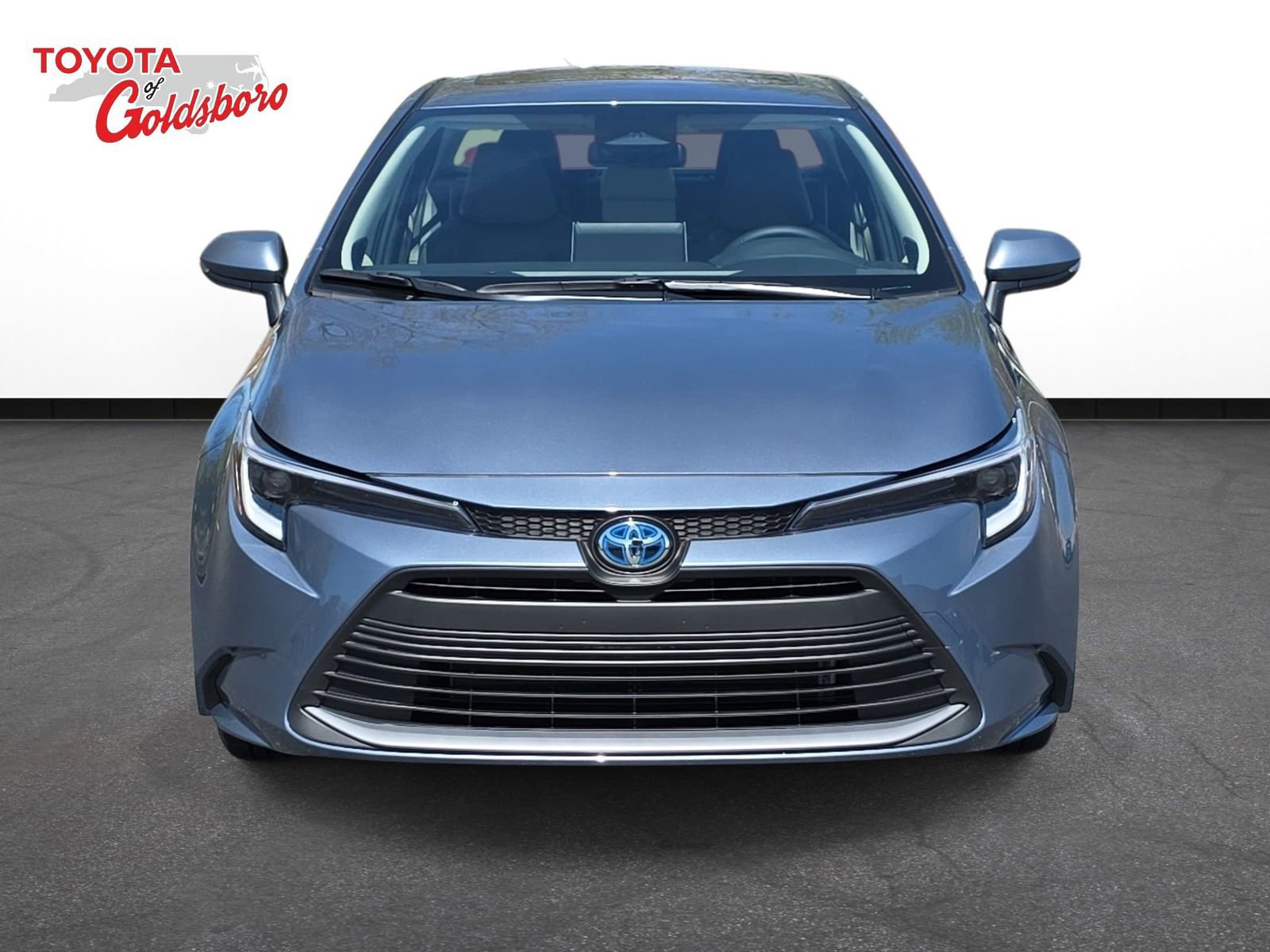 Used 2025 Toyota Corolla XLE image 2