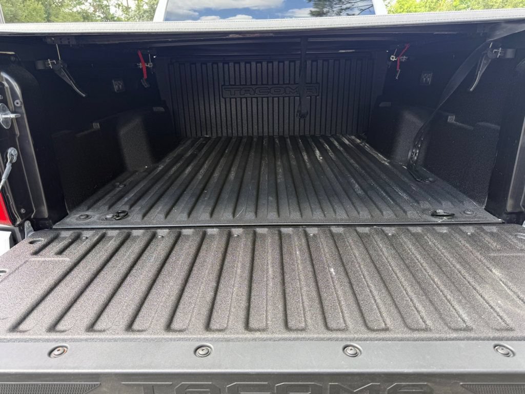 Used 2025 Toyota Tacoma SR5 AWD/4WD image 25