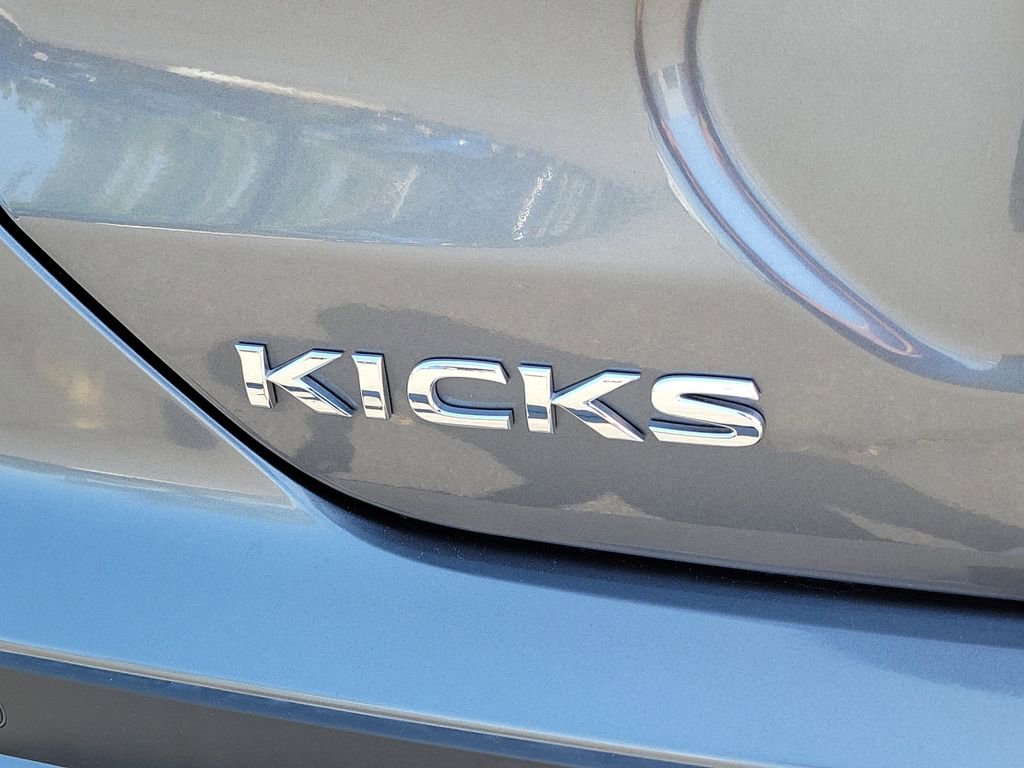 Used 2022 Nissan Kicks S FWD image 29