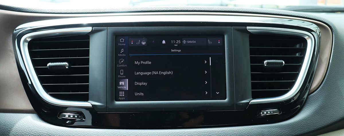 Used 2023 Chrysler Voyager LX FWD image 59