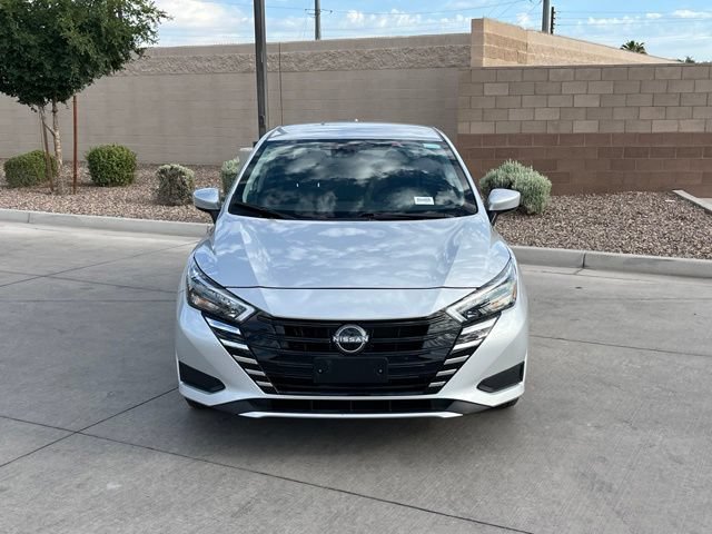 Used 2025 Nissan Versa SV FWD image 3