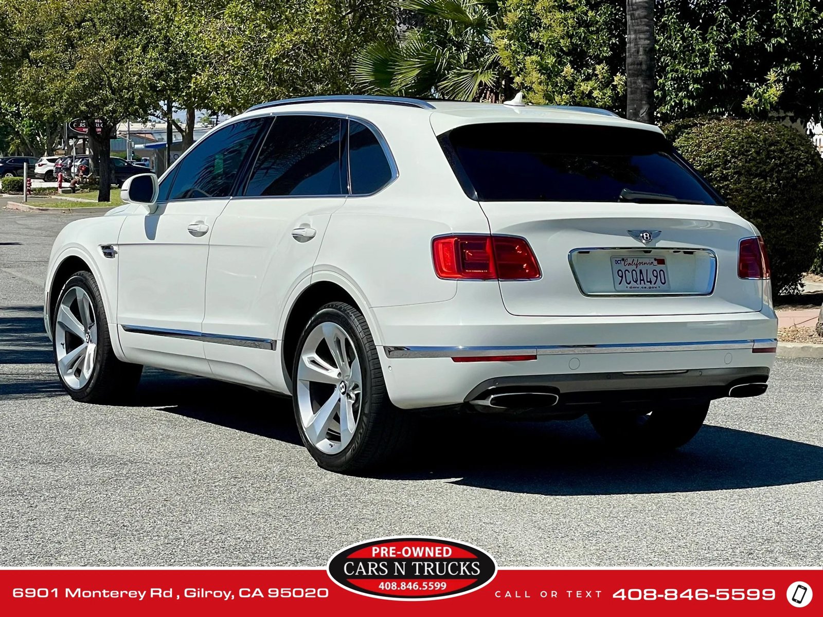 Used 2018 Bentley Bentayga AWD/4WD image 47