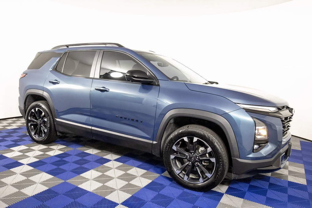 Used 2025 Chevrolet Equinox RS w/ Safety and Technology Package image 3