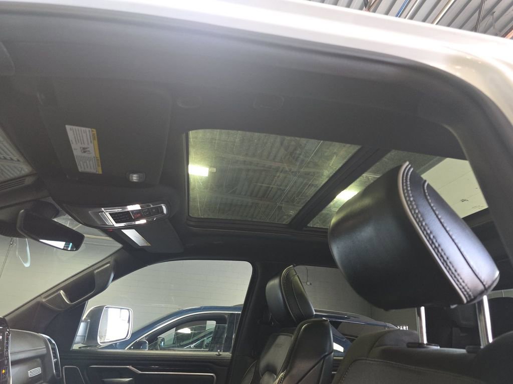 Used 2020 RAM 1500 Laramie AWD/4WD image 5
