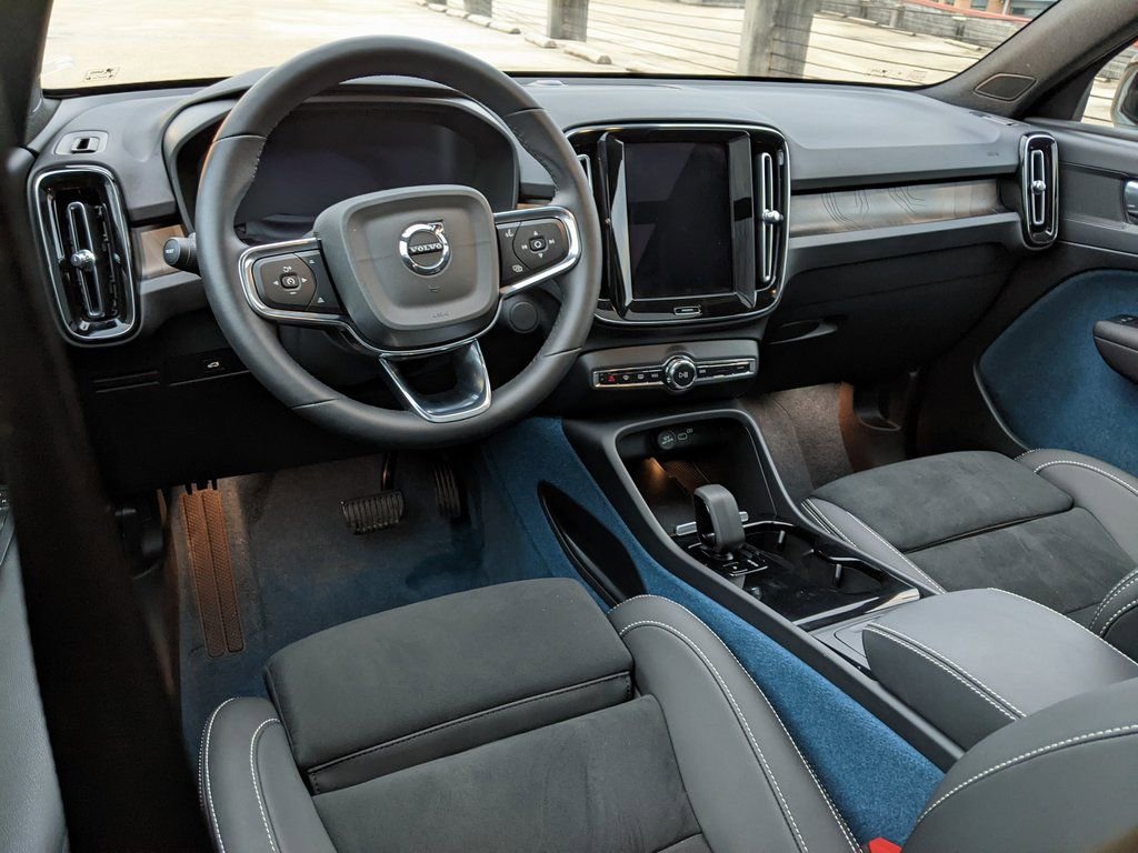 Certified 2024 Volvo XC40 Recharge Plus image 12