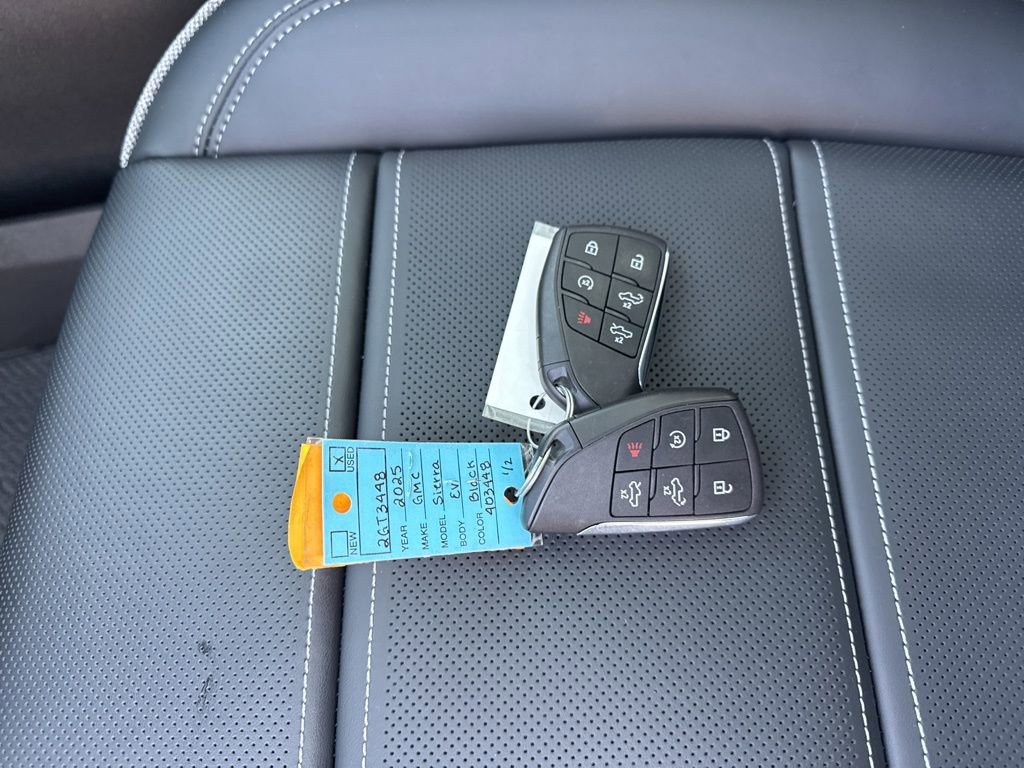 Used 2025 GMC Sierra EV Denali image 39