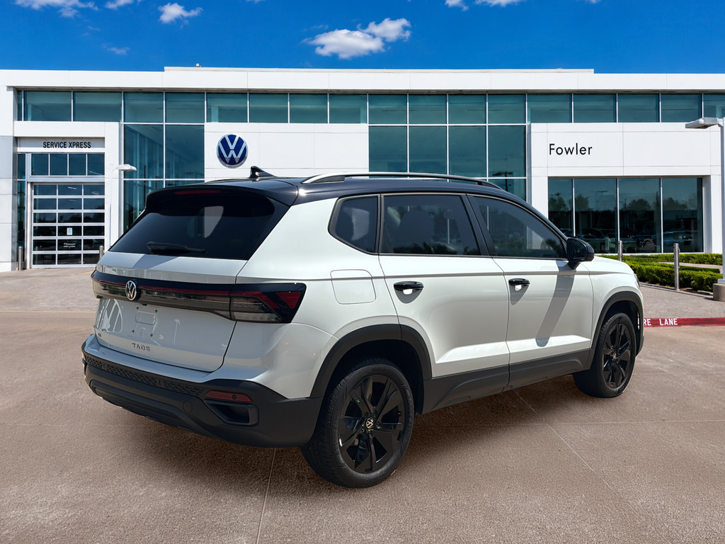 Used 2025 Volkswagen Taos SE FWD image 7