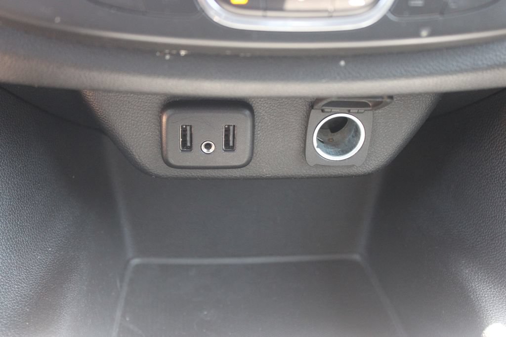 Used 2020 Chevrolet Traverse LT FWD image 48
