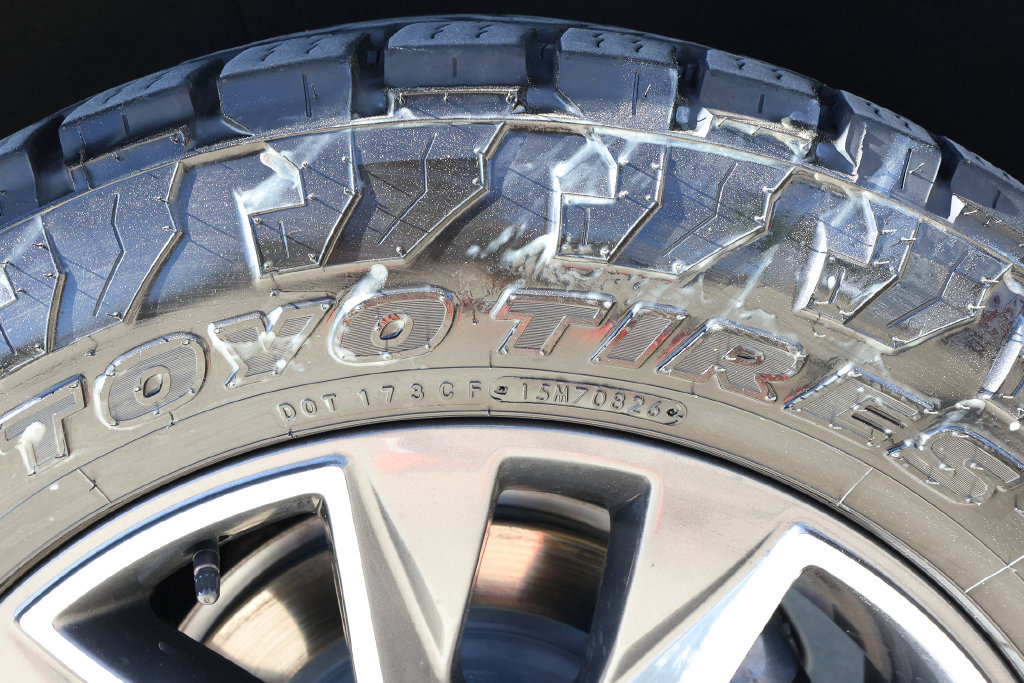 Used 2023 Chevrolet Tahoe Z71 w/ Z71 Off-Road Package AWD/4WD image 43