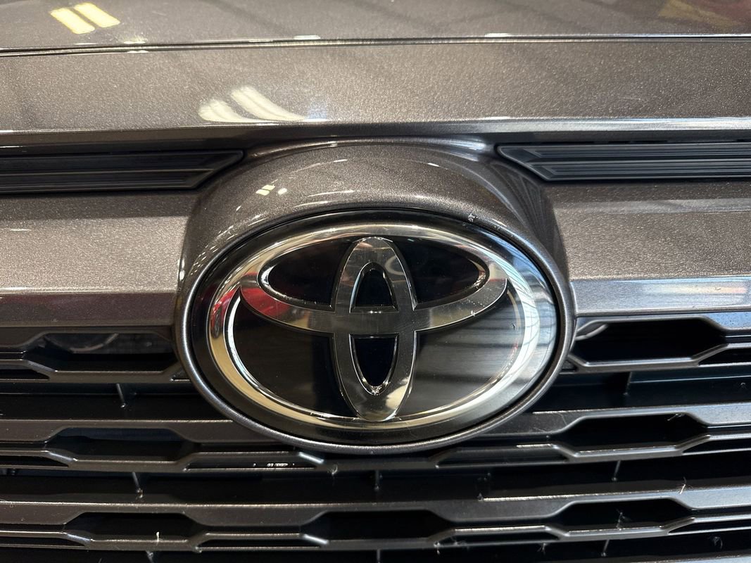 Used 2021 Toyota RAV4 LE AWD/4WD image 73