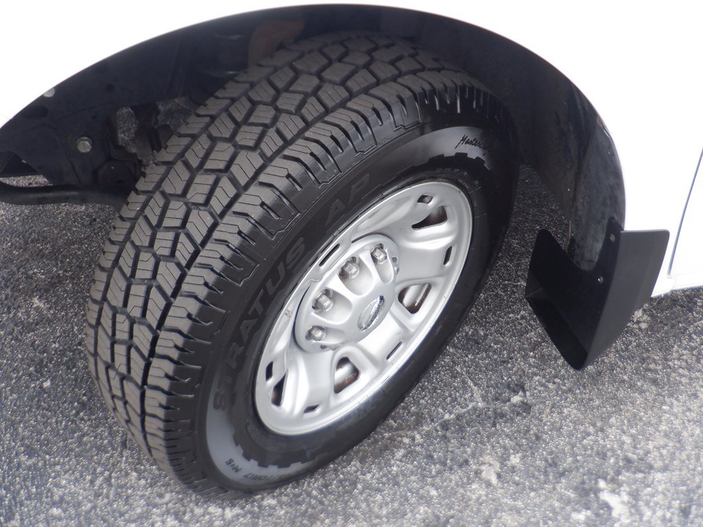 Used 2020 Nissan NV 2500 SV image 17