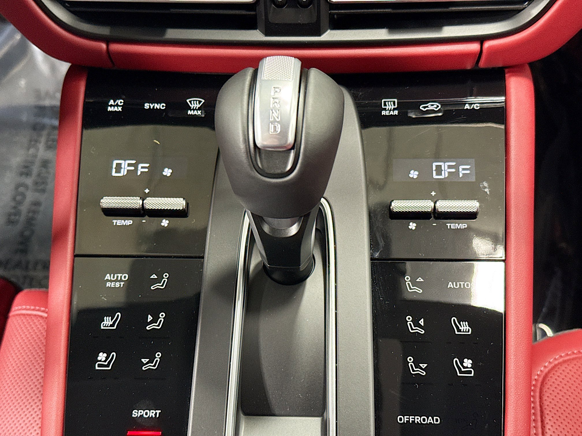Certified 2026 Porsche Macan S AWD/4WD image 34