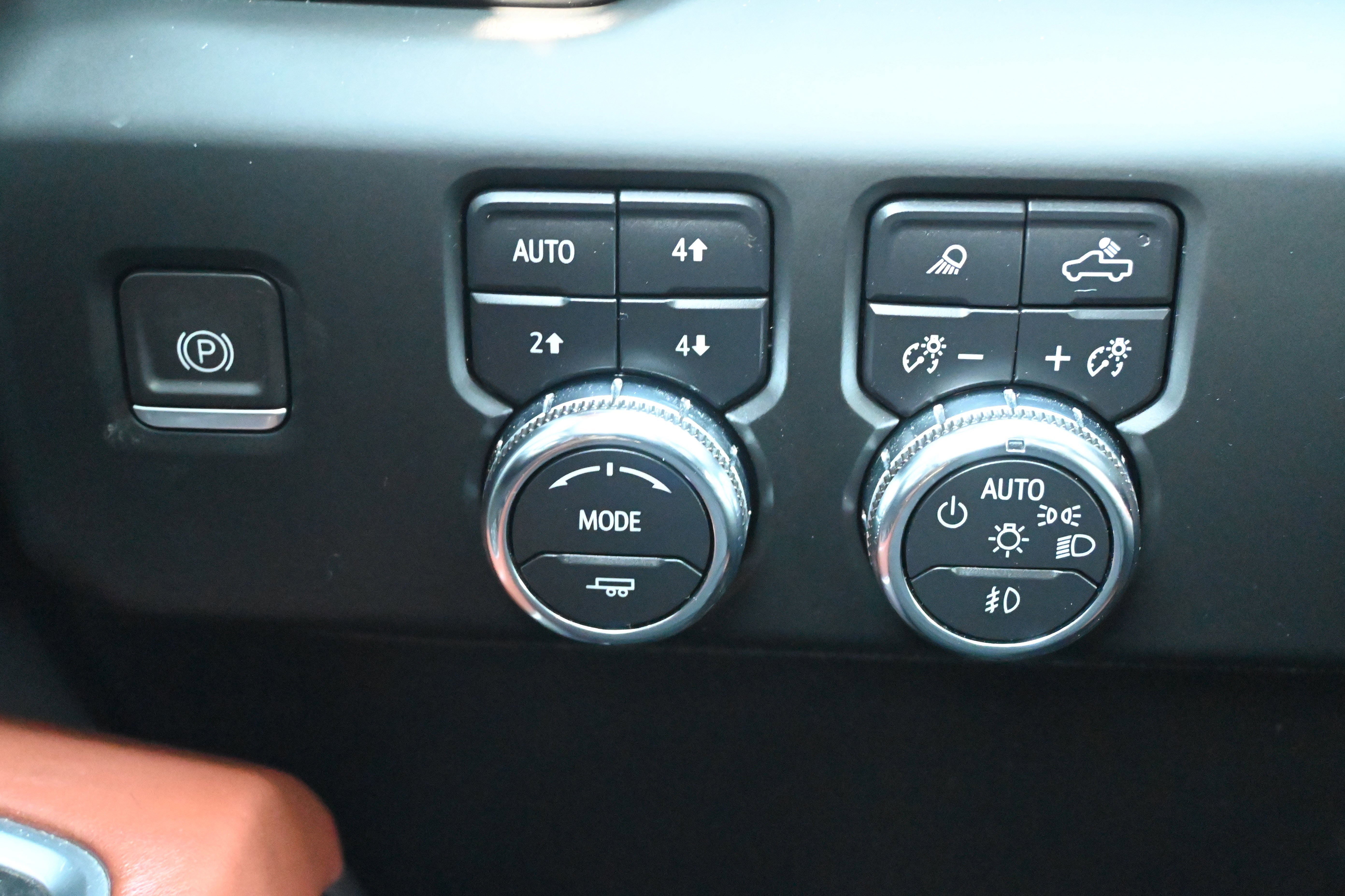 Used 2024 GMC Sierra 3500 Denali Ultimate AWD/4WD image 30