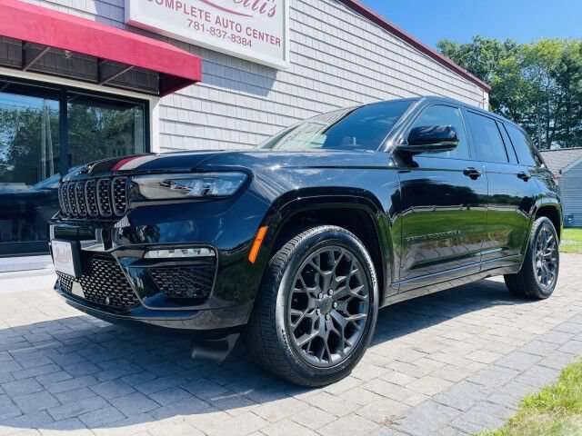 Used 2025 Jeep Grand Cherokee Summit w/ Obsidian Package