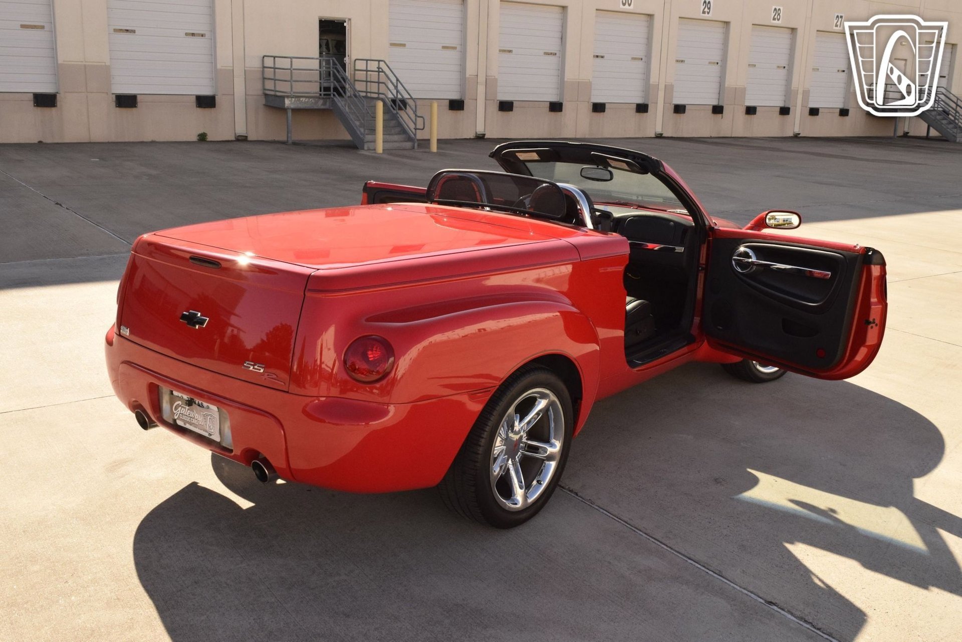 Used 2005 Chevrolet SSR w/ Preferred Equipment Group RWD image 11