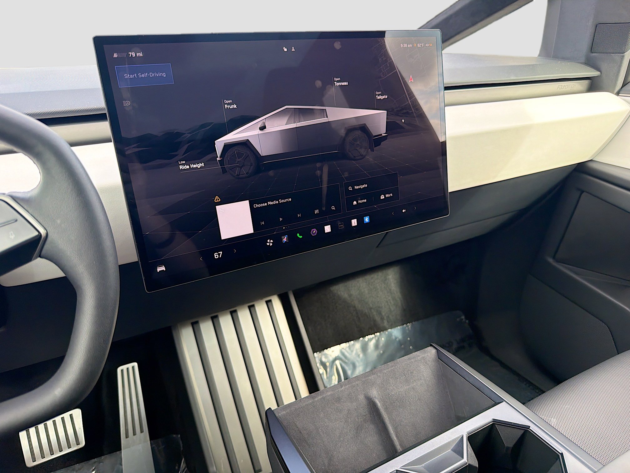 Used 2024 Tesla Cybertruck AWD Crew Cab image 28