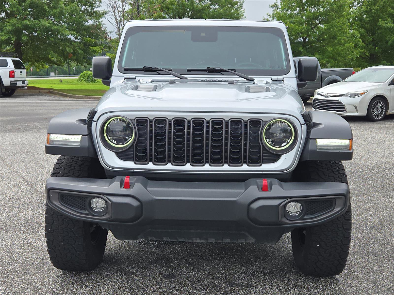 Used 2024 Jeep Wrangler Unlimited Rubicon image 2