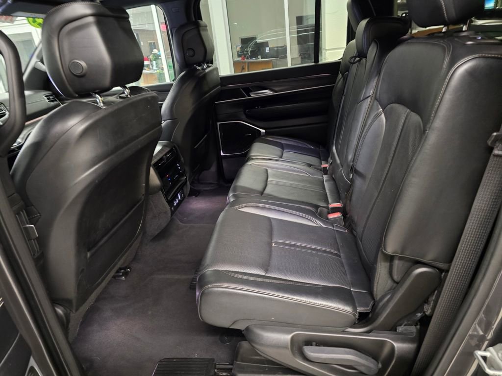Used 2023 Jeep Wagoneer L Series III w/ Preferred Equipment Group image 34
