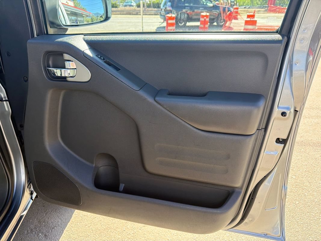 Used 2018 Nissan Frontier PRO-4X AWD/4WD image 19