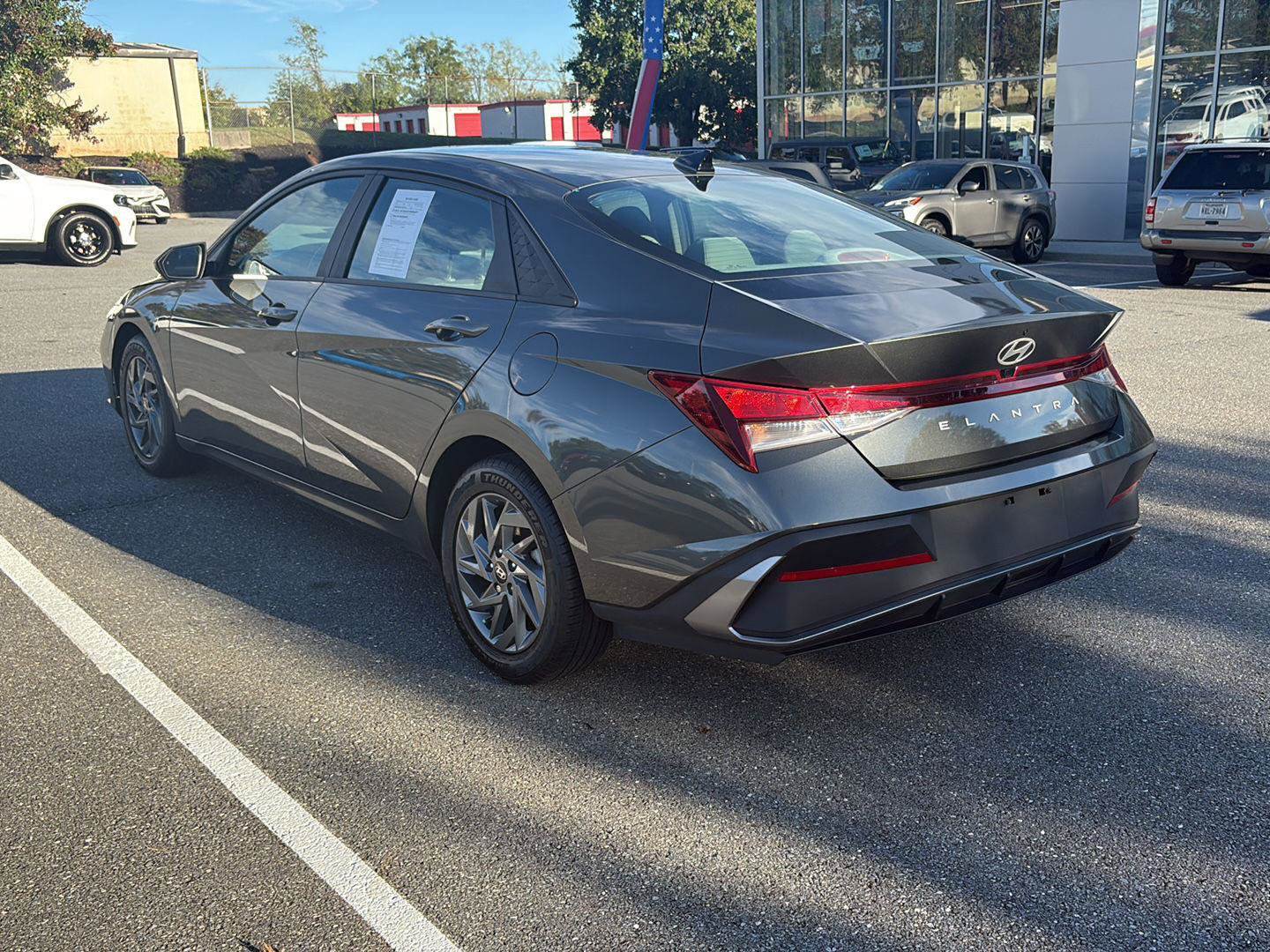 Used 2024 Hyundai Elantra SEL FWD image 3