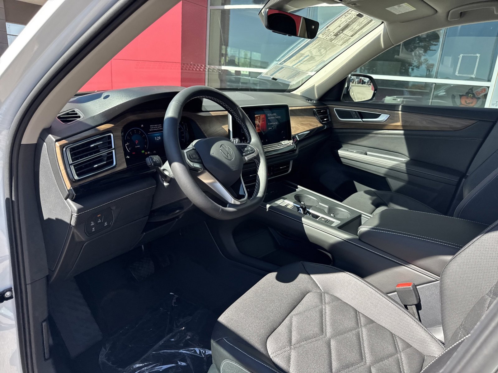 New 2026 Volkswagen Atlas SE image 10