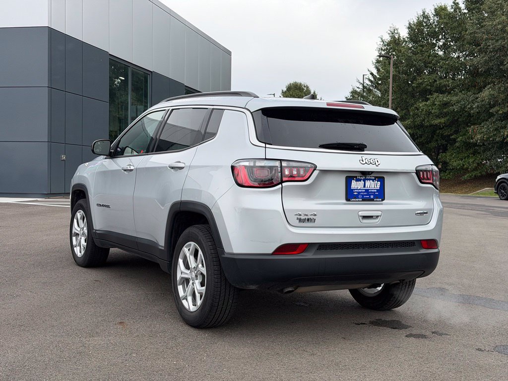 Used 2024 Jeep Compass Latitude AWD/4WD image 4