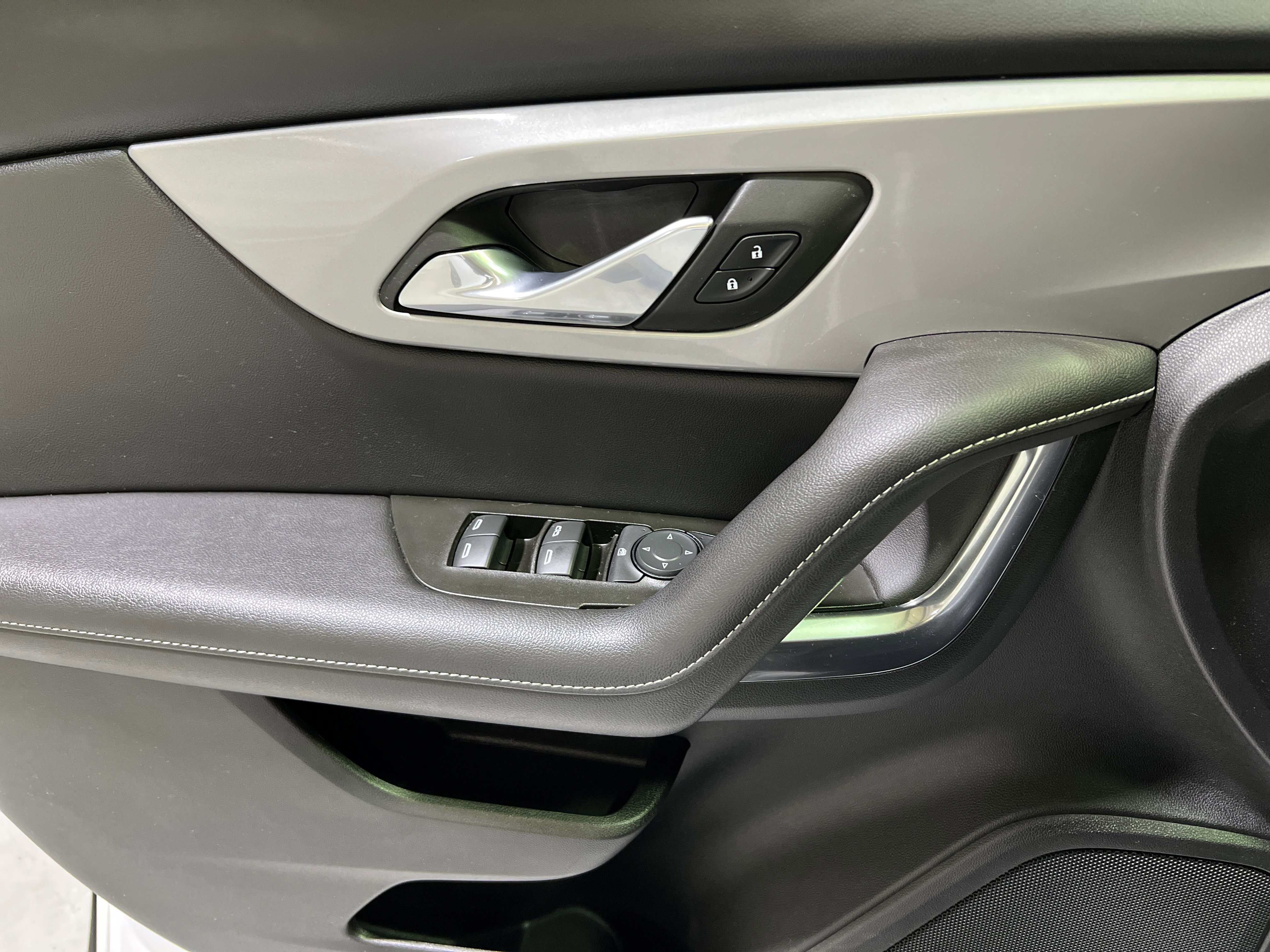 Used 2023 Chevrolet Blazer LT image 24