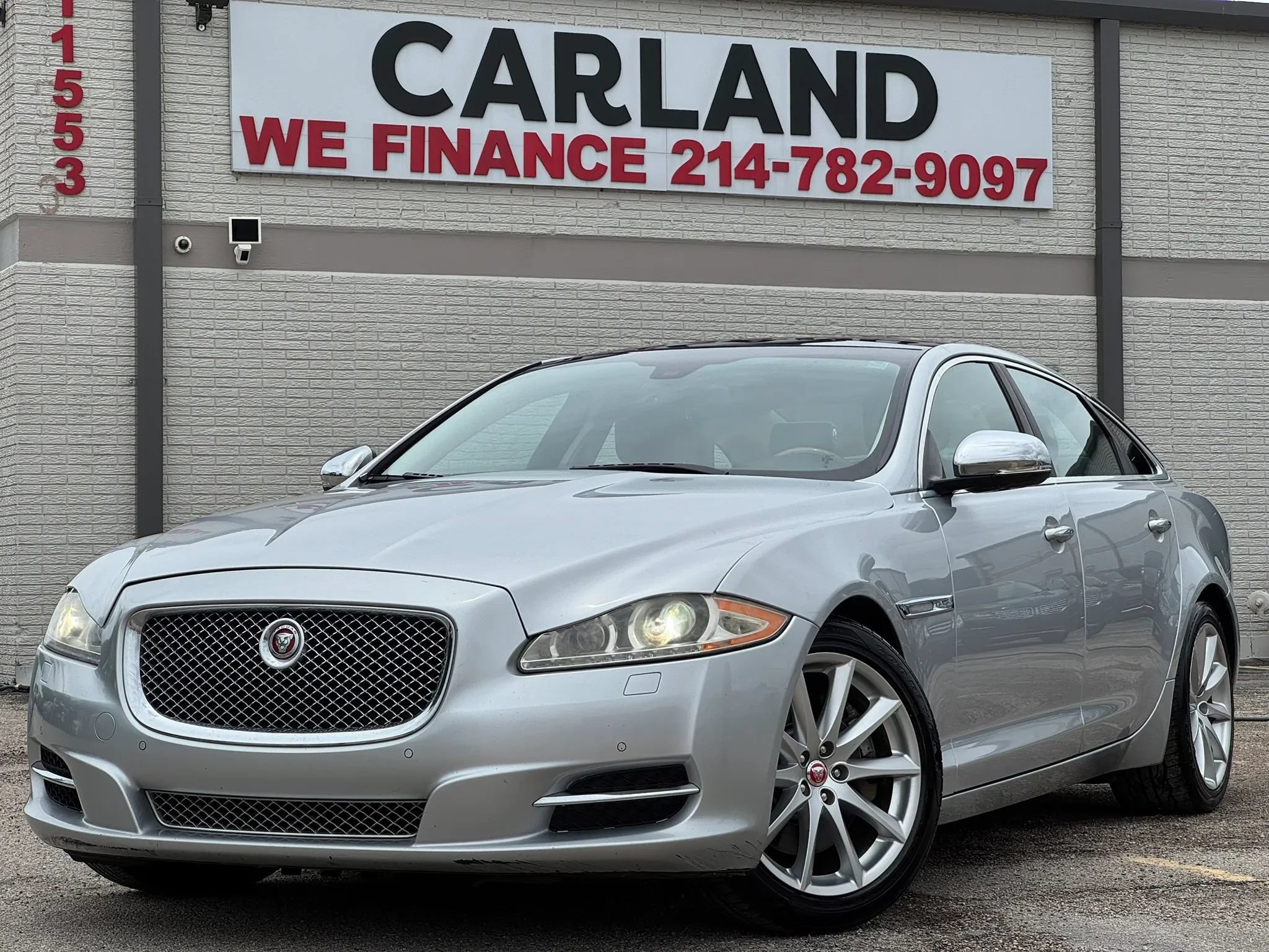 Used 2014 Jaguar XJ L Portfolio RWD image 1