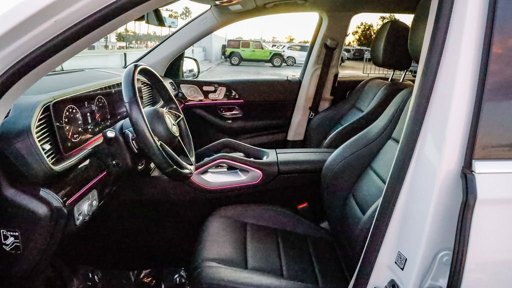 Used 2024 Mercedes-Benz GLS 450 4MATIC image 21